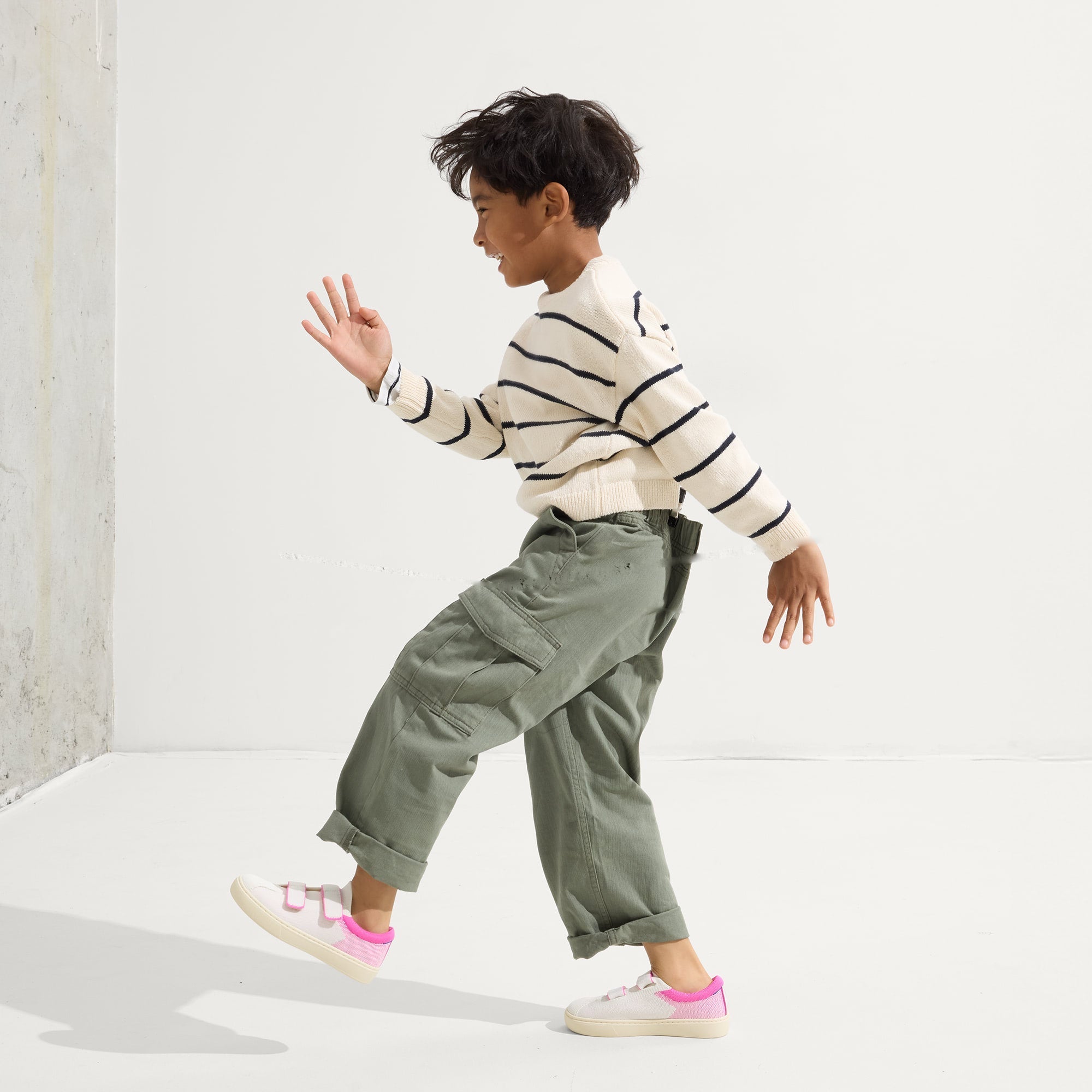 The Kids Strap Sneaker - Pink Taffy - Image 8